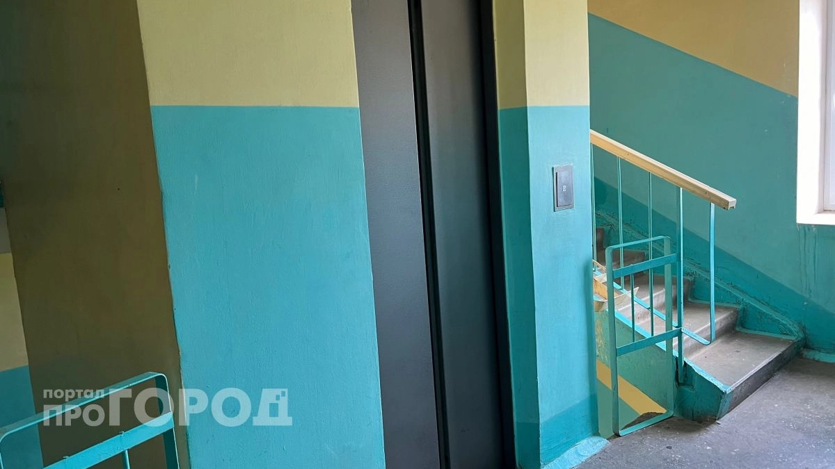 В Чебоксарах приступили к обновлению лифтов: процесс начался в 12 домах