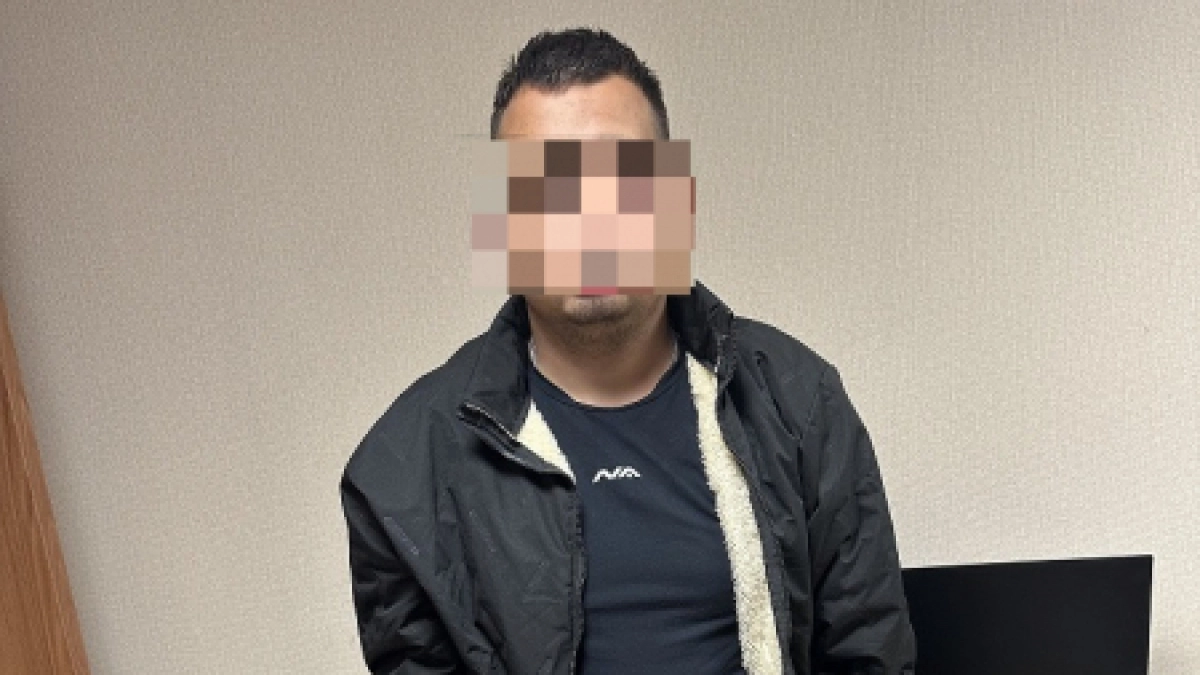В соседнем регионе задержали курьера, забравшего у чебоксарок около трех миллионов
