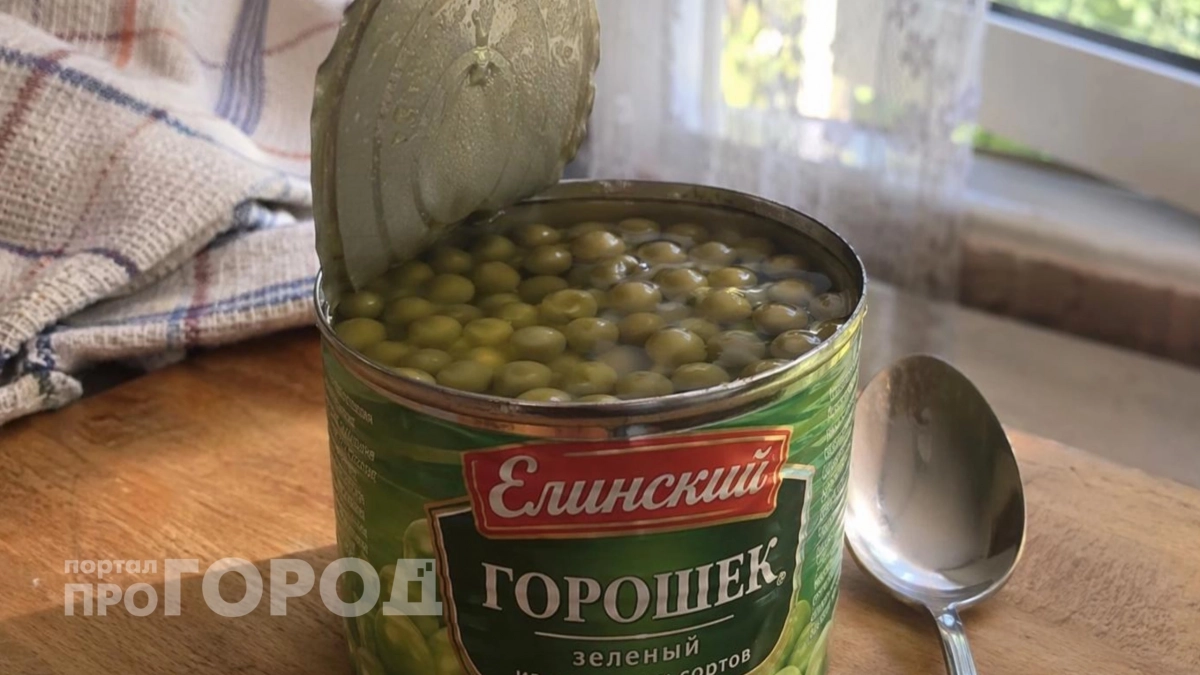 Выливать или нет: врачи рассказали, можно ли пить воду из-под консервированного горошка и кукурузы