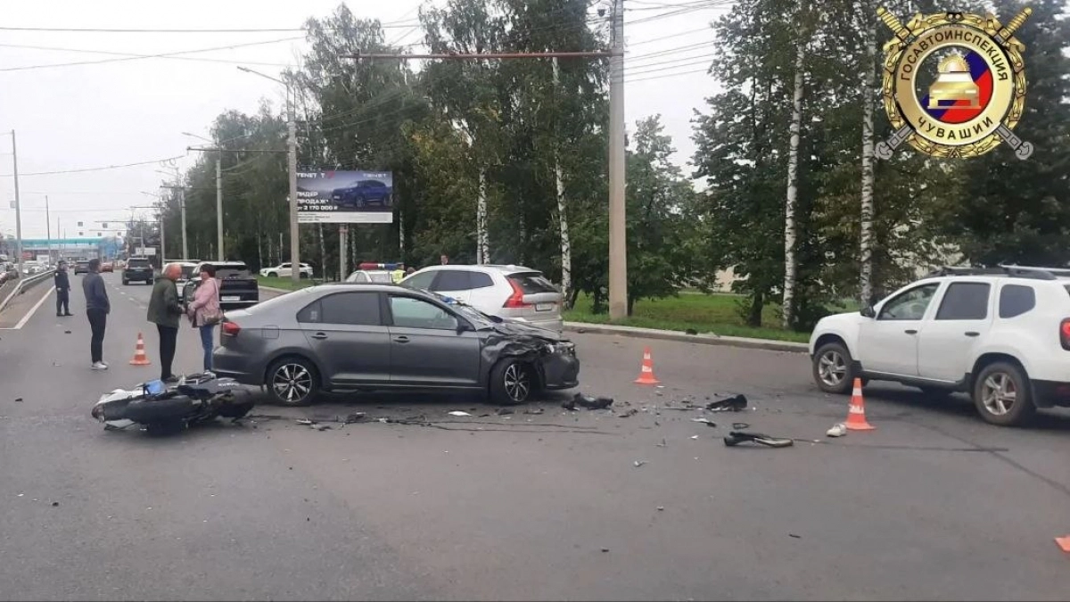 В Чебоксарах мотоциклист погиб в аварии на Марпосадском шоссе