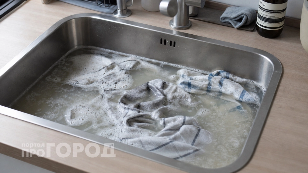 Не надо кипятить часами: как стираются кухонные полотенца, чтоб они не воняли через 2 дня