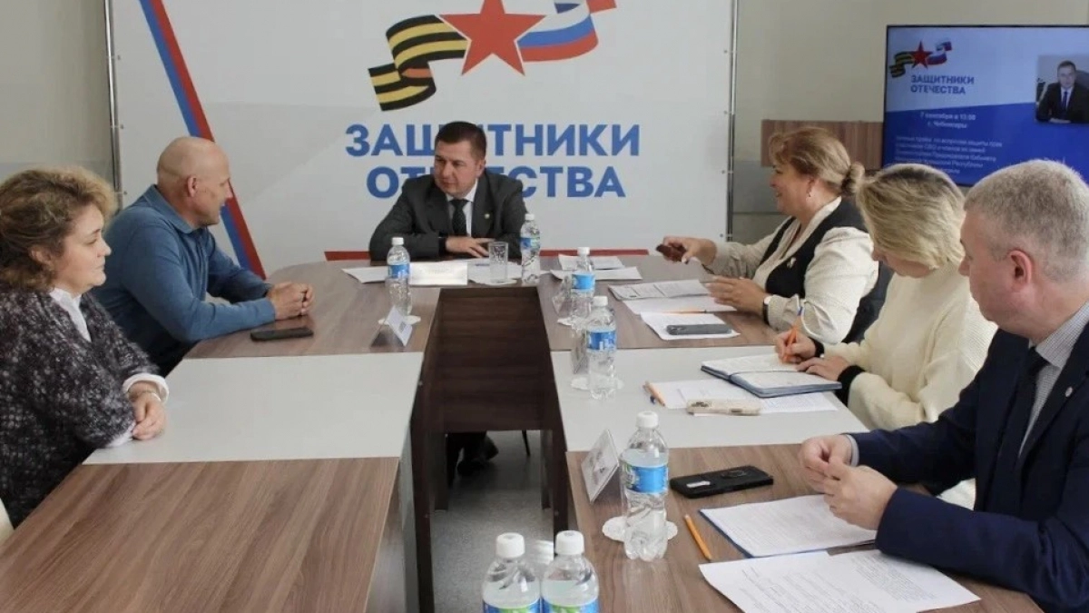 В Чувашии на приёме ветеранам СВО помогли с лечением работой и реабилитацией