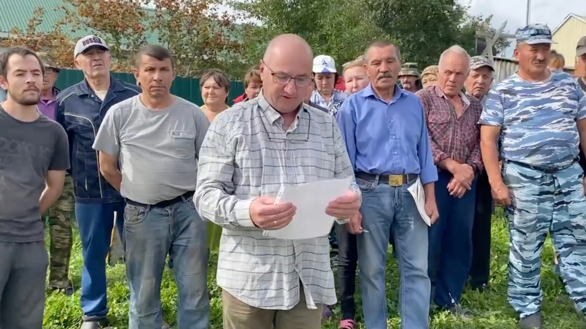 Власти Цивильского района выехали на проверку по жалобе на дорогу из строительного мусора