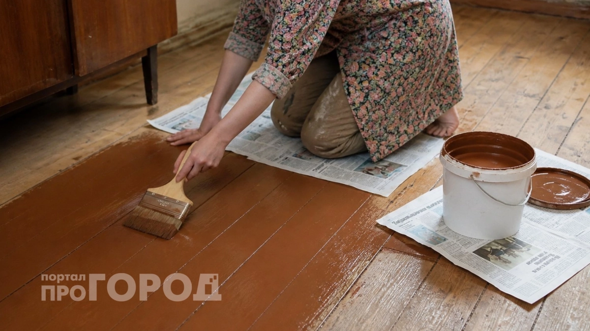 Зачем наши бабушки красили пол в коричневый каждое лето: гениальная разработка СССР
