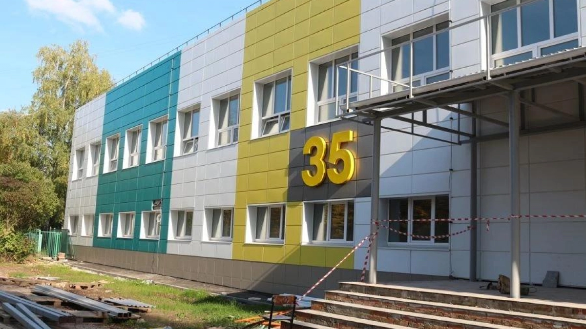 В Чебоксарах ремонт гимназии №1 и школы №35 завершили на 87%
