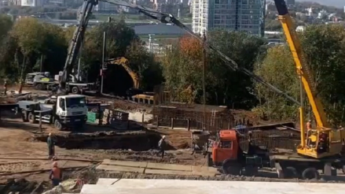 В Чебоксарах появится свой парящий мост: уже залили 300 кубометров бетона