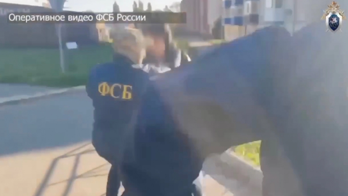 Подростка из Канаша задержали сотрудники ФСБ за пропаганду террористических идей
