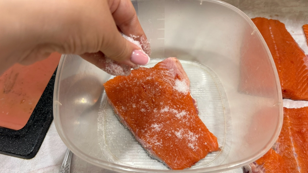 Солю рыбу сама к Новому году уже много лет: делюсь рецептом, после которого магазинная покажется помоями