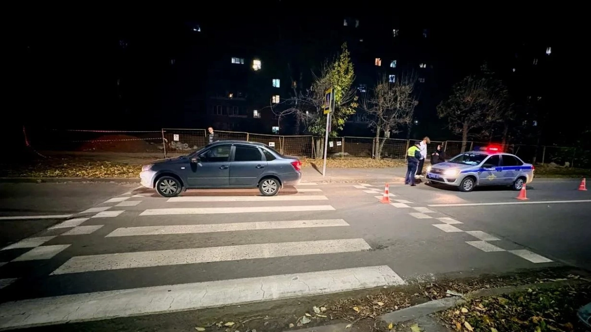 В Чебоксарах водитель на "Гранте" сбил двух десятиклассников