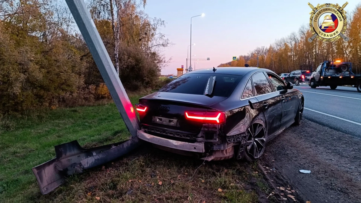 Пошел на запрещенный обгон: в Чувашии арестуют водителя Audi за гибель студентов в ДТП