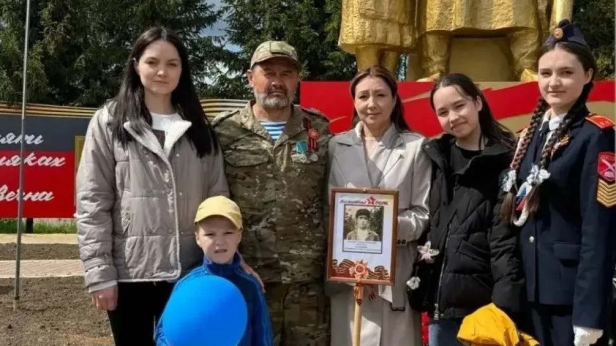 Путин наградил медалью многодетную семью из Чувашии
