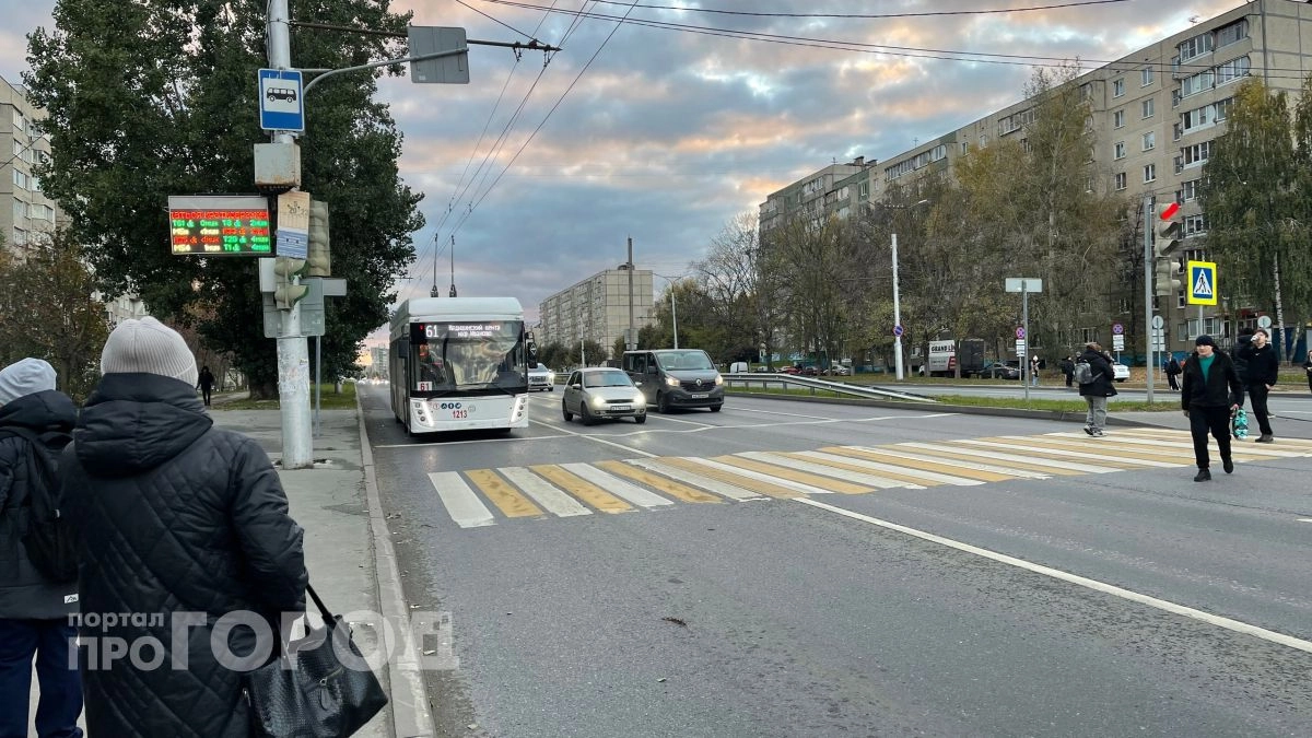 Резкое похолодание, ДТП на трассе и новые выплаты участникам СВО: главные новости за 17 октября
