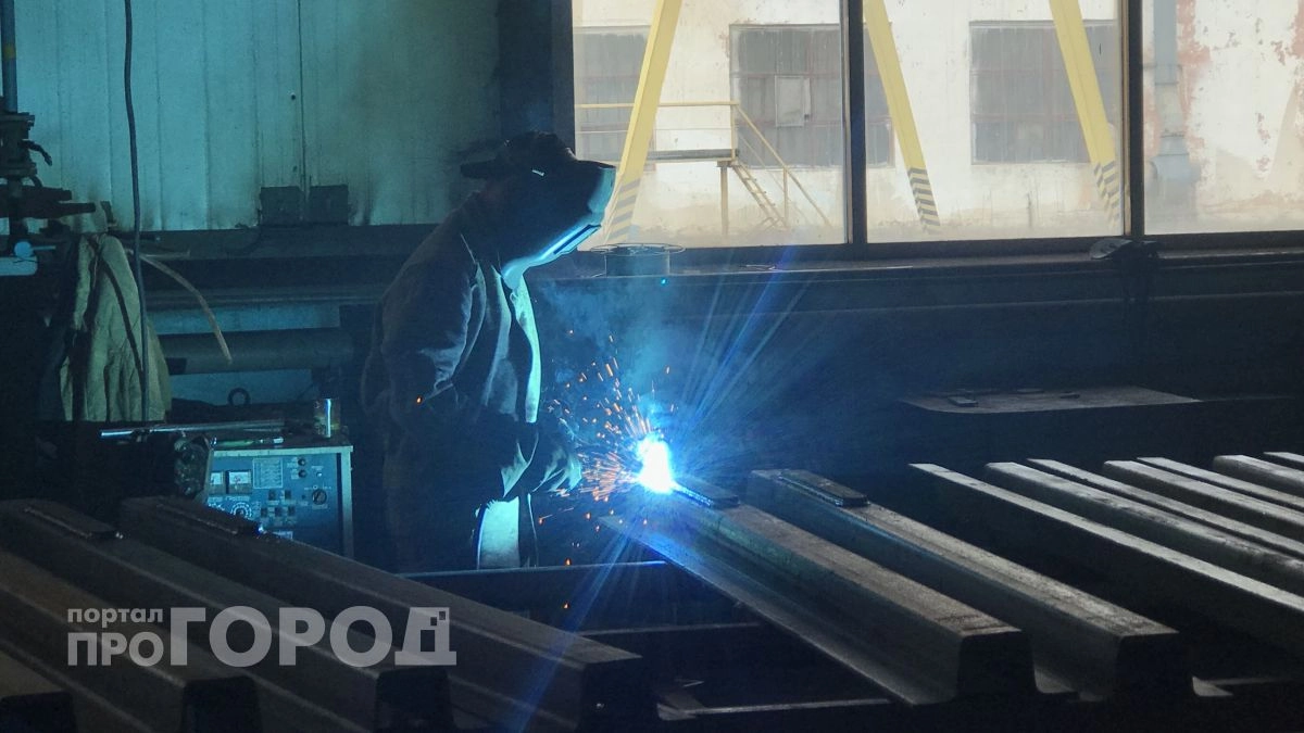 В Чебоксарах рабочего придавило загрузочным столом у промышленной печи