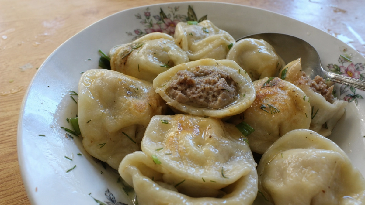 Кидаю 2 щепотки в фарш – и весь мясной сок останется внутри пельменей
