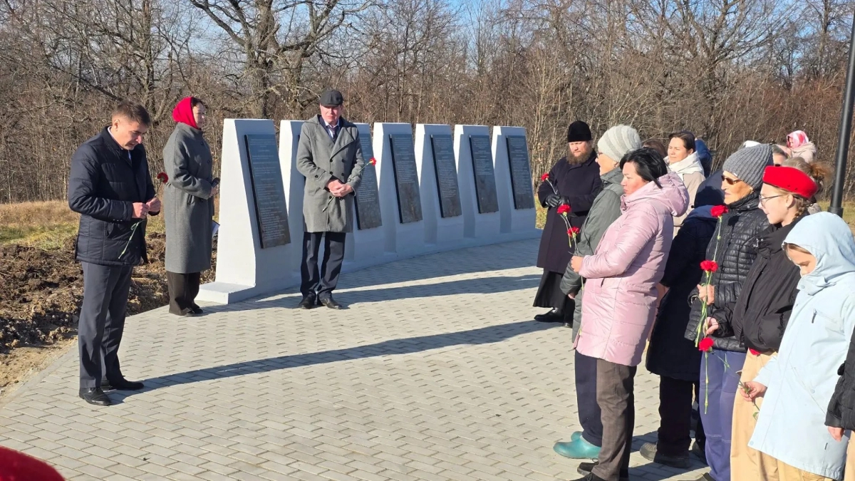 От ямы в земле до почетного места: найденный в ядринских лесах пулеметный колпак превратили в полноценный памятный мемориал