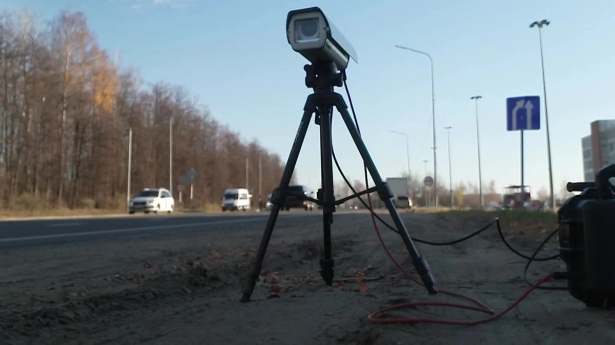 В Чебоксарах судебные приставы арестовали восемь автомобилей должников за ЖКУ