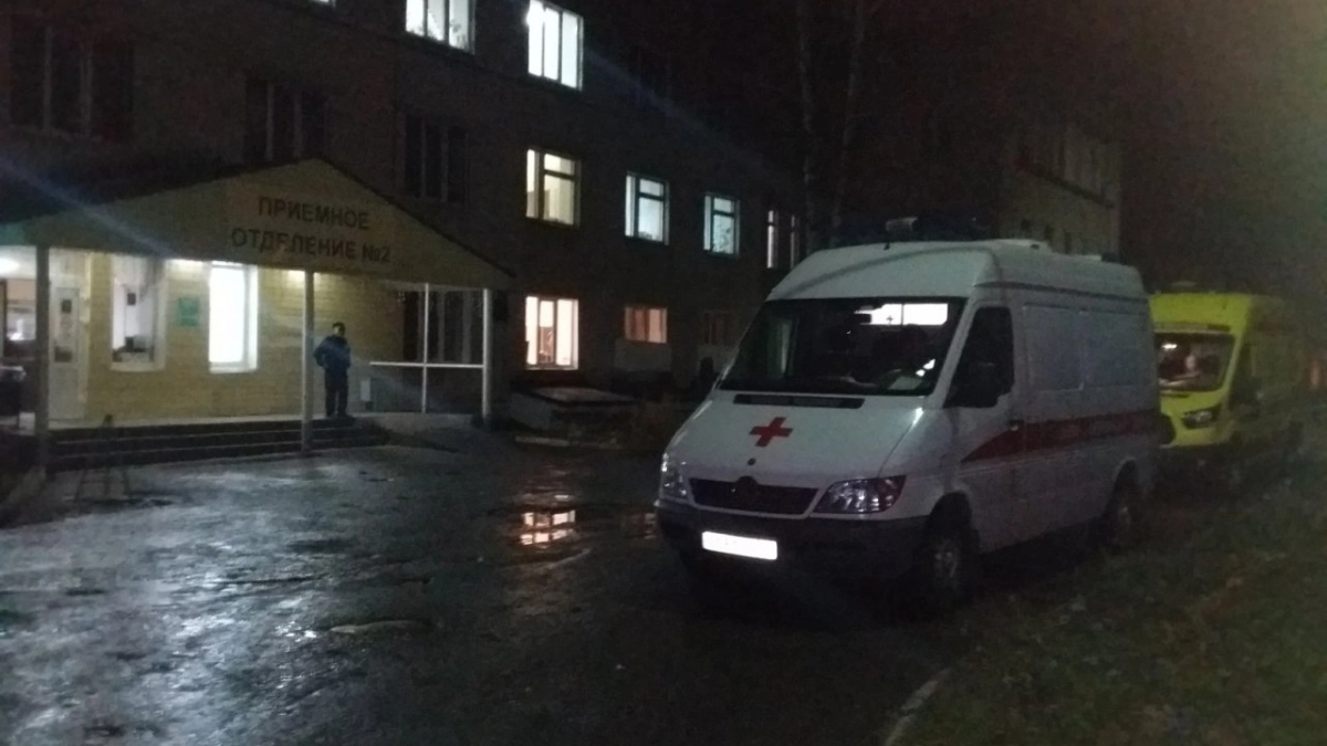 Пропускать скорую помощь или нет, выезжая на красный свет: мнение специалистов