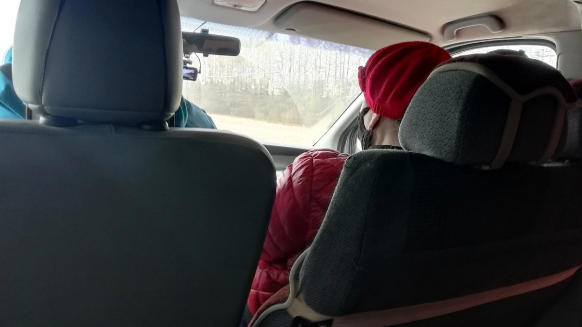 Водитель продолжает возить попутчиков в Москву: "Никто не останавливает и ничего не выписывают"