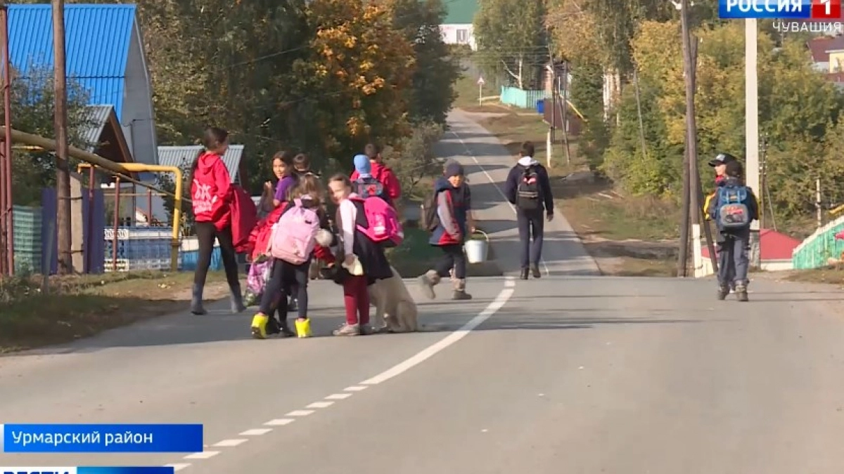 Жители Урмарского района остались без школы и детского сада: "У меня есть ребенок, на подходе другой, но я не тороплюсь строить здесь дом"