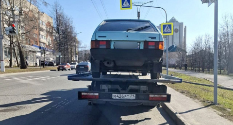 В Чебоксарах школьник без прав приезжал на уроки за рулем машины