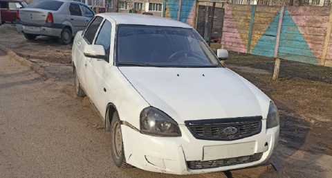 Легковушку, водитель которой объехал пробку в Чебоксарах по тротуару, обнаружили в Новочебоксарске