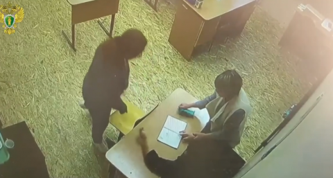 В Чувашии суд решит участь бывшей учительницы школы-интерната, которая жестоко обращалась с ребенком