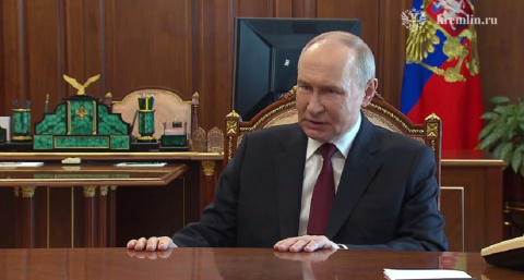 Путин объявил пасхальное перемирие: "Приказываю на этот период остановить все боевые действия"