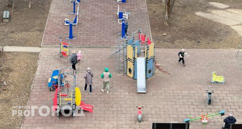 Семьям с детьми выплаты на карты придут досрочно из-за майских праздников