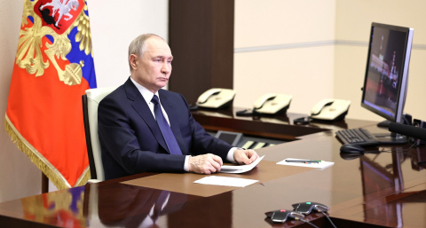 Путин объявил временное перемирие в честь Дня Победы