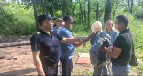 В Чебоксарах взяли под стражу горожанина, который убил знакомого осколками стекла и отправился пить в бар