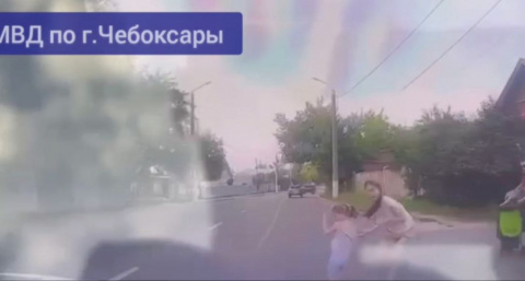 В Чебоксарах 5-летняя девочка попала под колеса внедорожника
