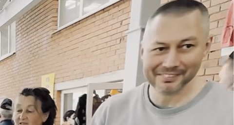 Рэпер Карандаш закупился на чебоксарском рынке: "Какой творог свежее?"