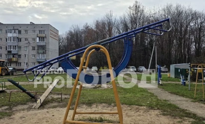 В Чебоксарах прокуратура занялась опасными качелями, где ребенок сломал обе руки