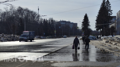 Днем в Чувашии по-весеннему тепло, но холодные ночи делают дороги скользкими