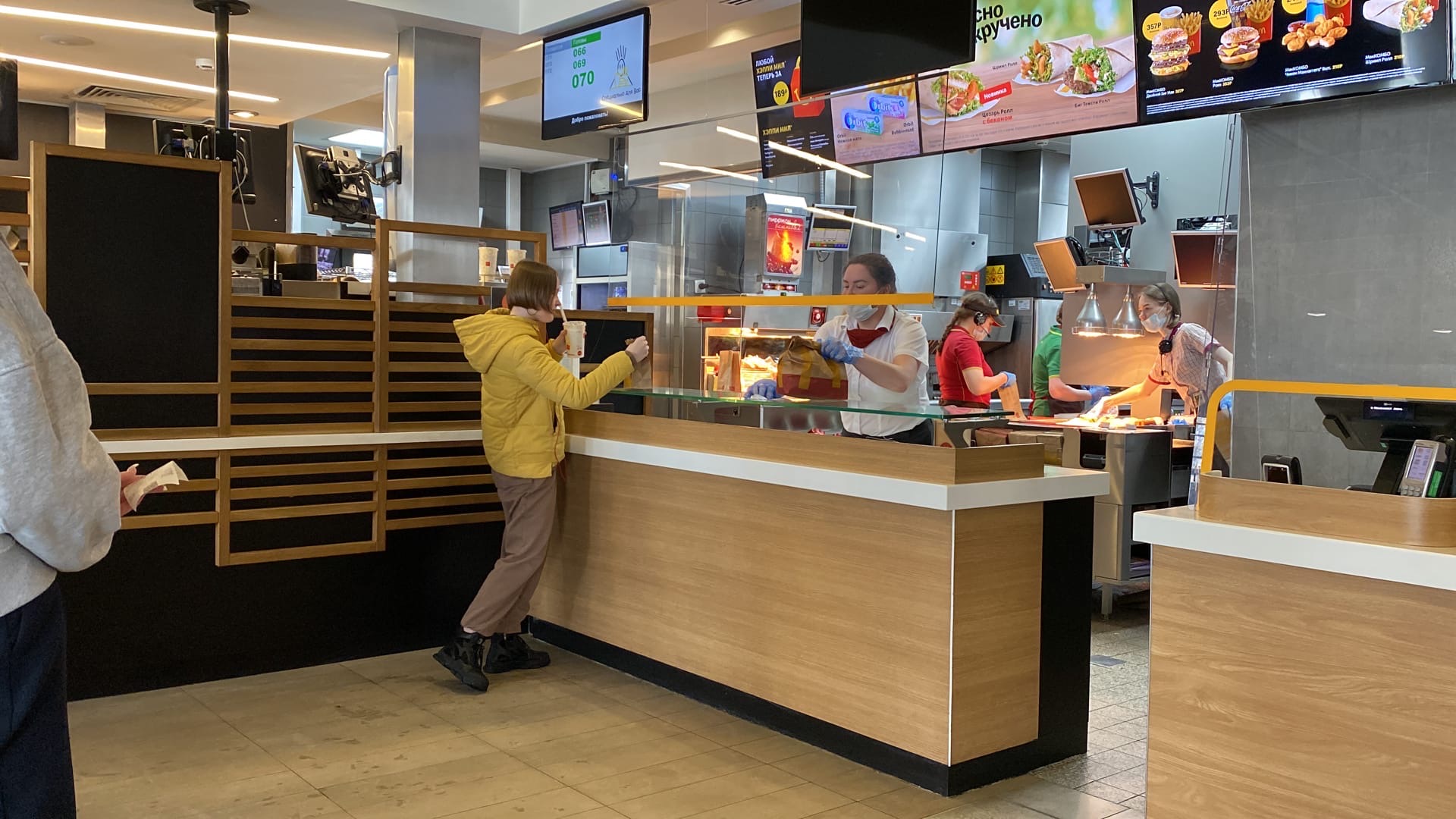 Почему McDonald’s продолжают работать в Чувашии?