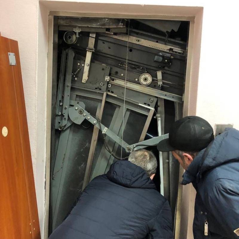 Лифт рухнул с восьмого этажа в здании чебоксарского МФЦ