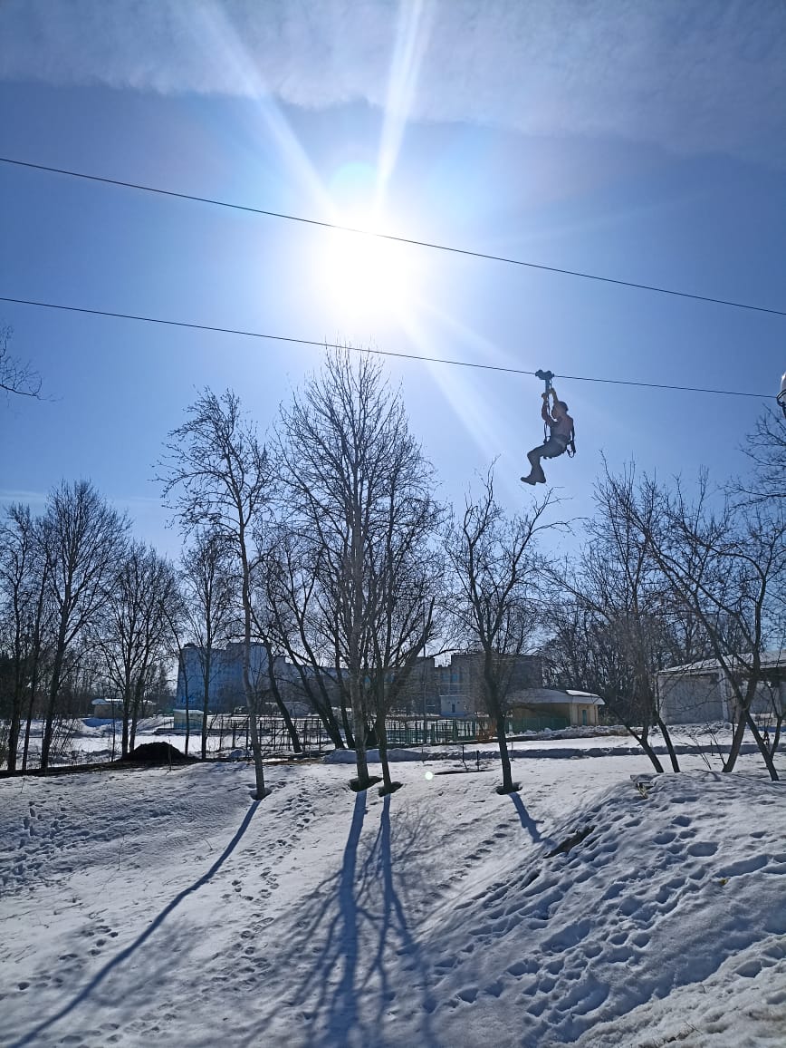 В Чебоксарах появился новый аттракцион, на котором можно будет "полетать" над парком