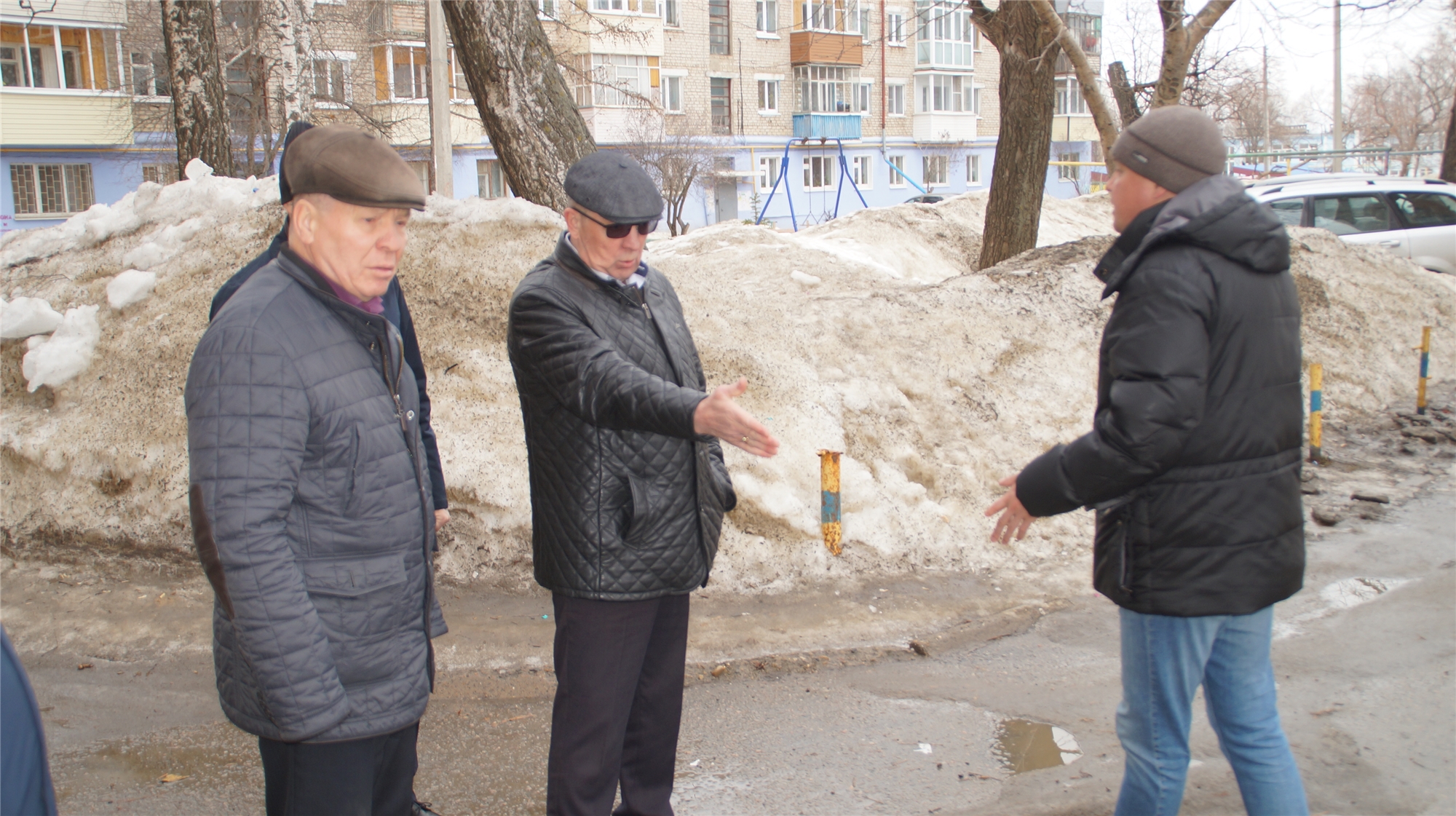 Чиновники остались недовольны после утреннего обхода чебоксарских дворов