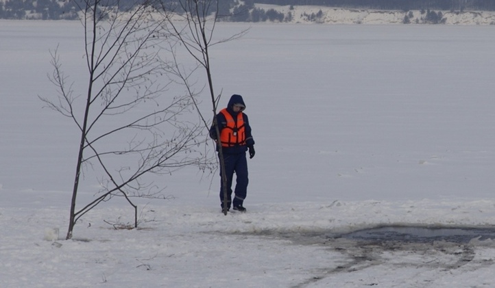 В Янтиковском районе охотник сорвался с берега и утонул