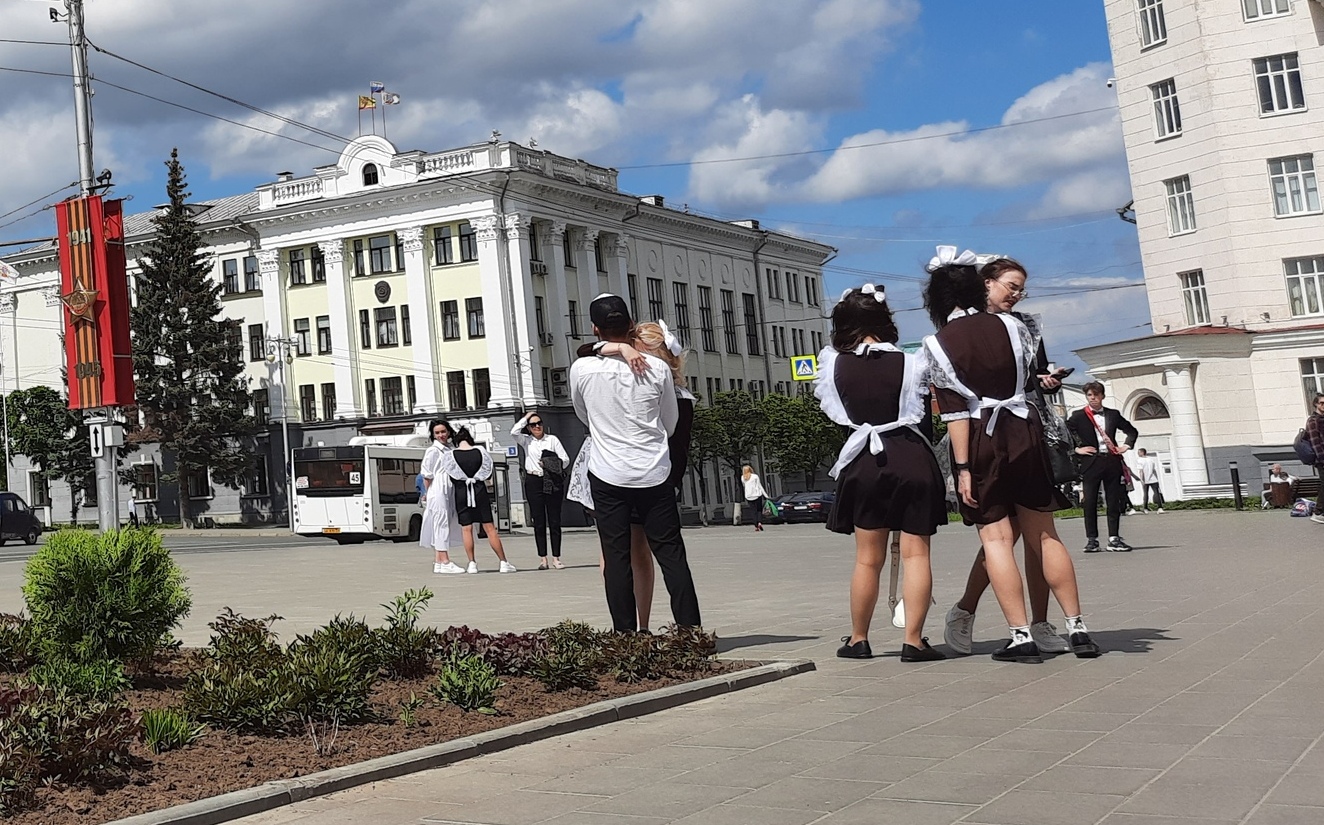 Минобразования Чувашии просит учесть мнение родителей по дате Последнего звонка