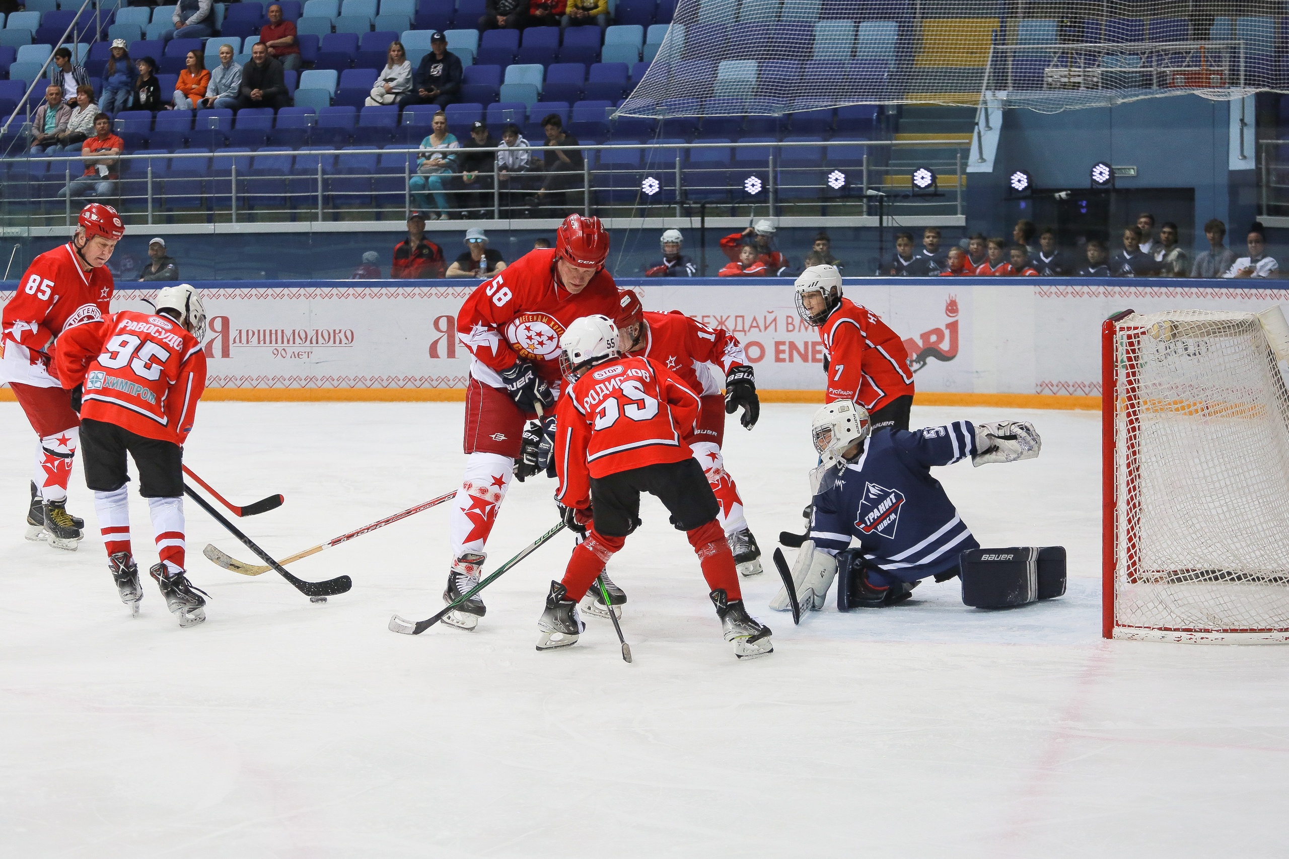 В Чебоксарах состоялся хоккейный турнир «Кубок Единства»