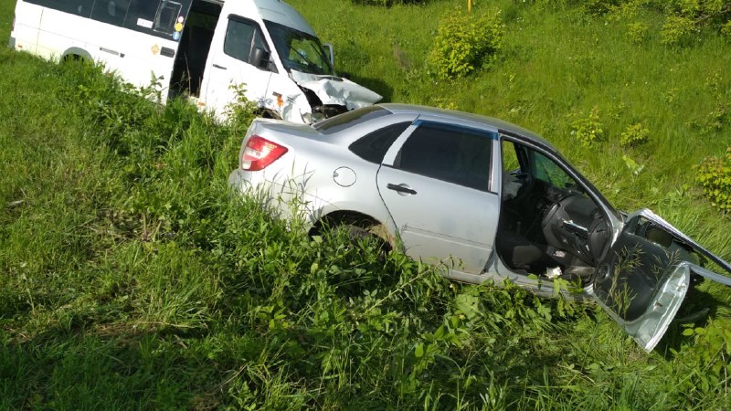 В Чебоксарском районе маршрутка с пассажирами попала в ДТП