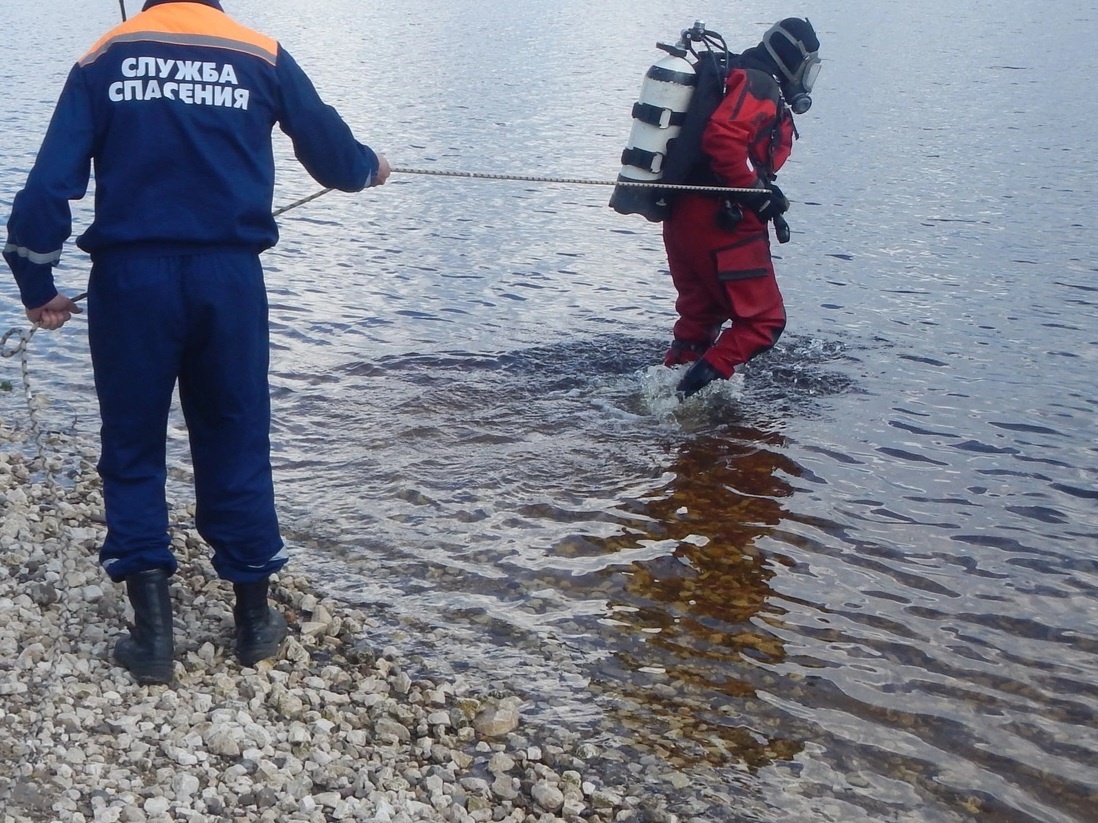 В деревенском пруду утонул мужчина: спасателей вызвала его жена