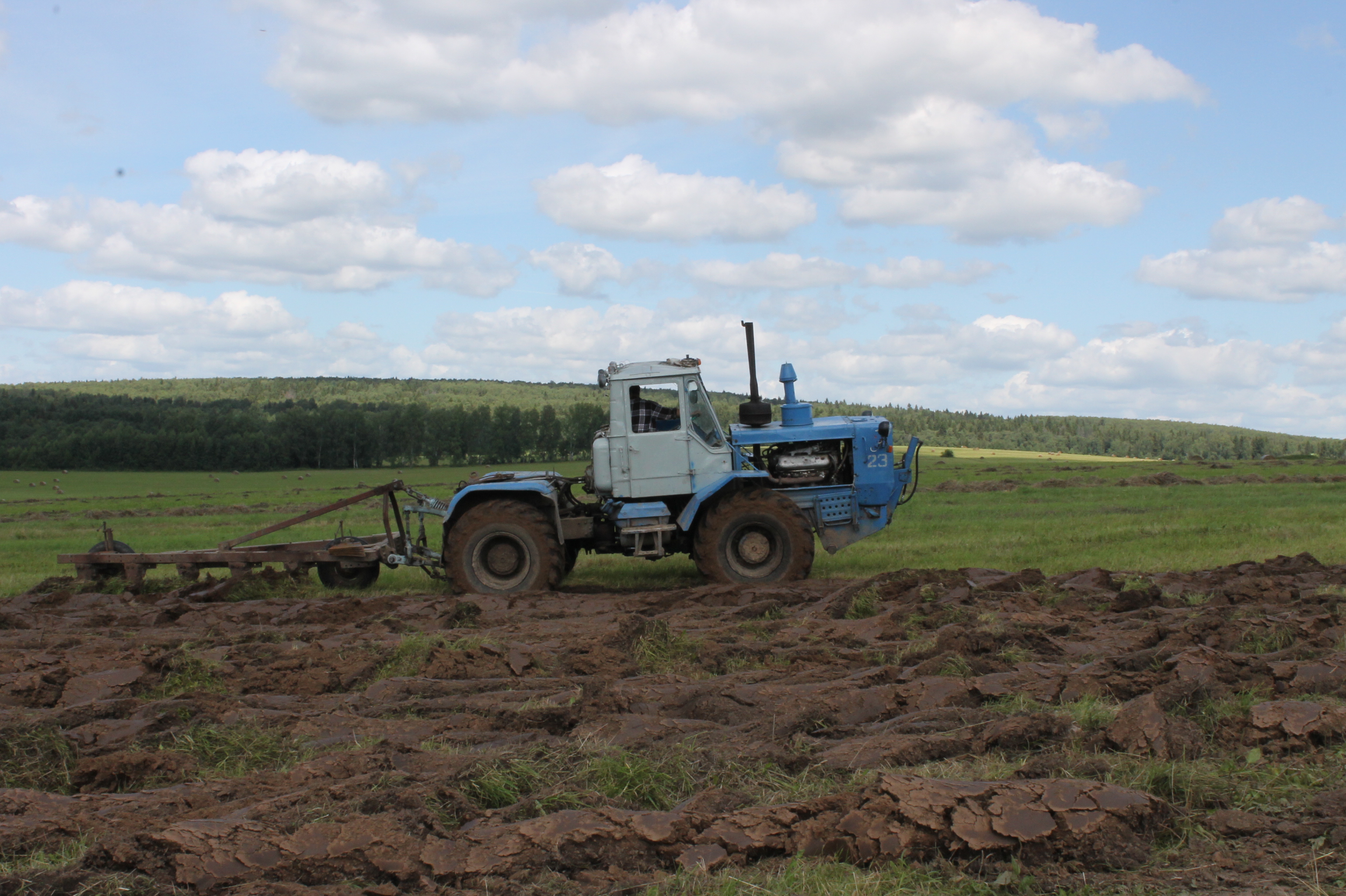Житель Чувашии перечислил за несуществующий трактор 370 тысяч рублей