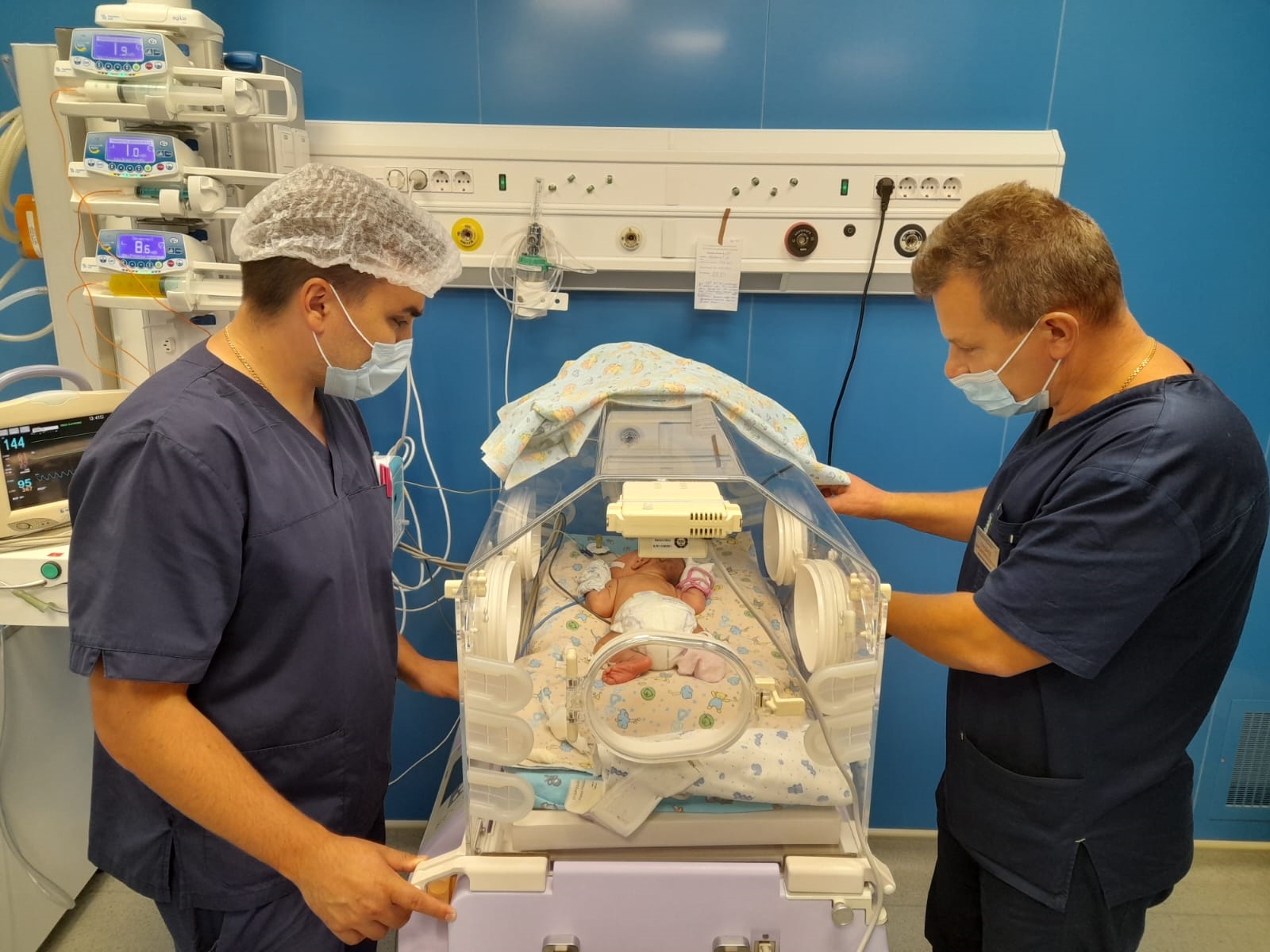 Ребенок родился в 2018 году. Новорождённые дети с тяжёлыми патологиями.