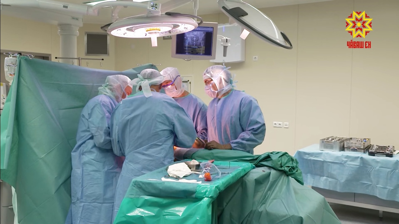 Хирурги Чувашии начинают чаще использовать отечественные импланты