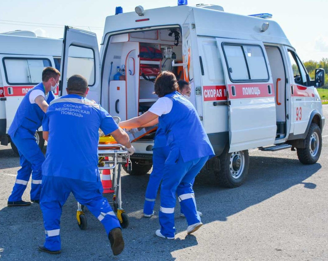 В Чувашии медики скорой спасали пострадавших в ДТП на М7 женщин и детей
