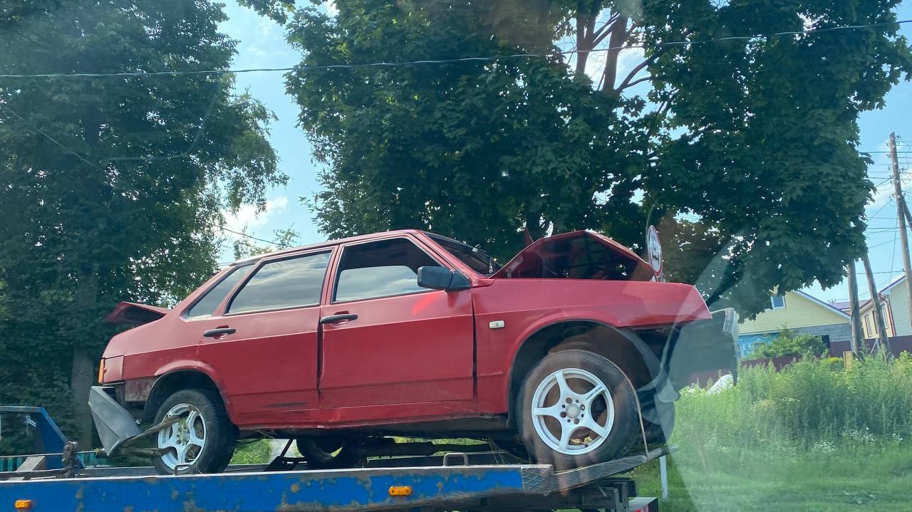 В Чувашии в аварии пострадали два ребенка: автоледи потеряла управление и перевернулась