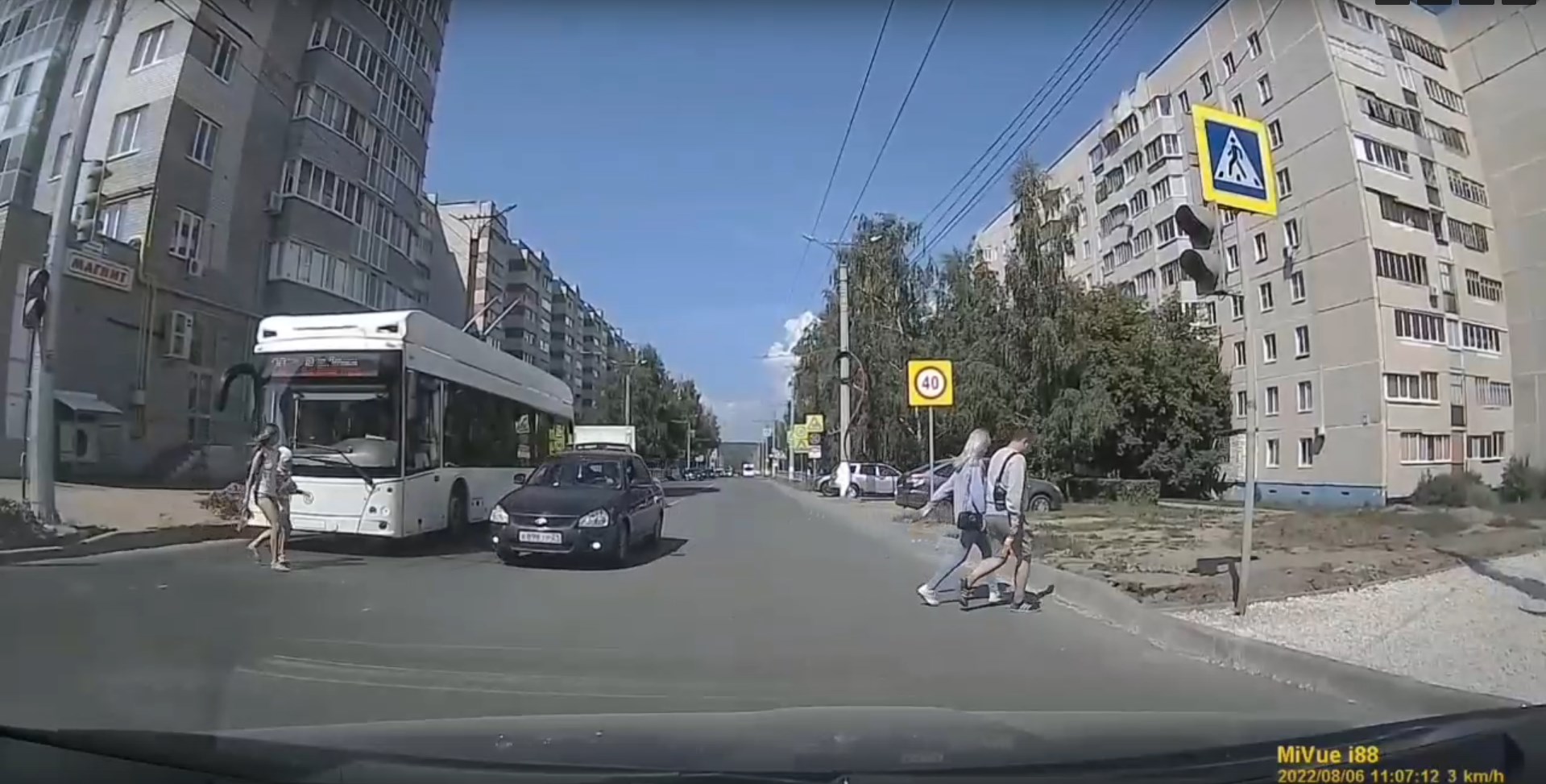 В Чебоксарах по видео нашли и накажут дерзкого водителя "Приоры"