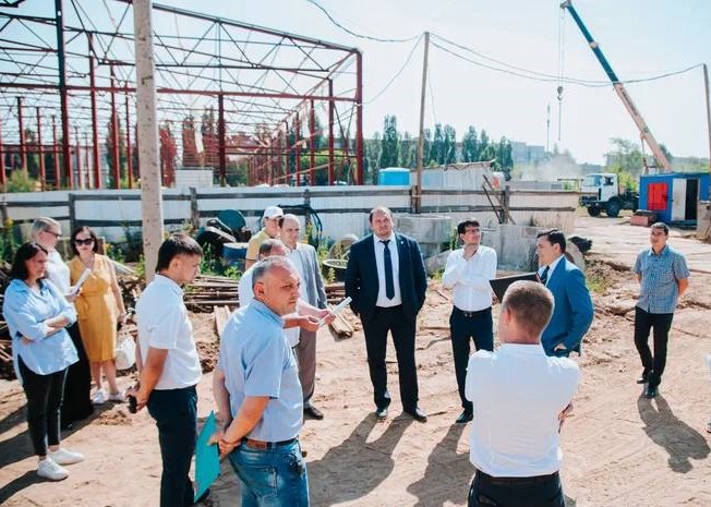 Денис Спирин рассказал о строительстве школы в Садовом 